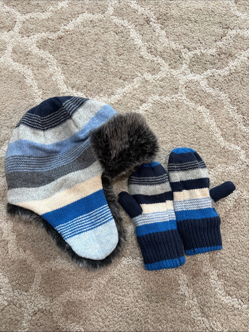 Baby Gap hat and mittens